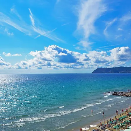 Casa Cabana - 200mt From The Sea - Happy Apartment Alassio